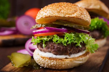 Büyük lezzetli hamburger