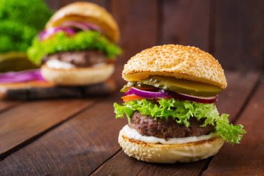 Büyük lezzetli hamburger