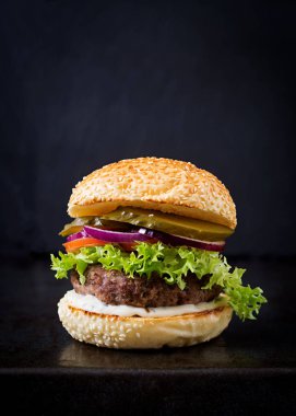 büyük lezzetli hamburger