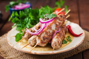 Lula kebap beyaz plaka