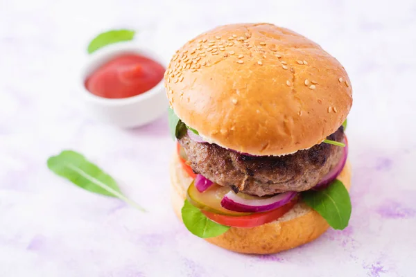 Hamburger or burger with beef — Stock Photo, Image