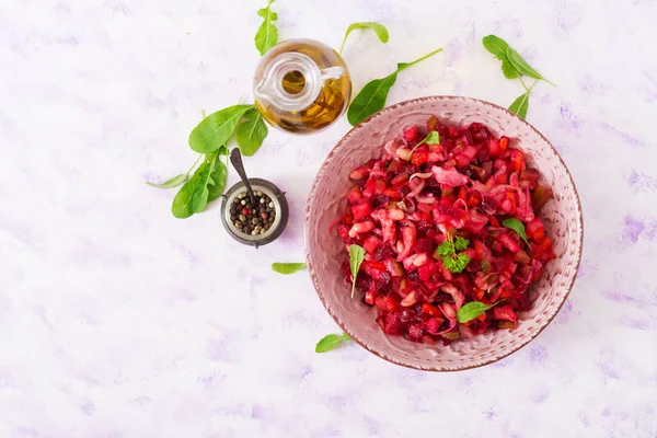 Beet salad Vinaigrette in a pink bowl — Stock Photo, Image