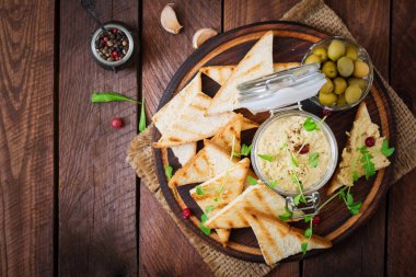 Pate tavuk kavanoz içinde