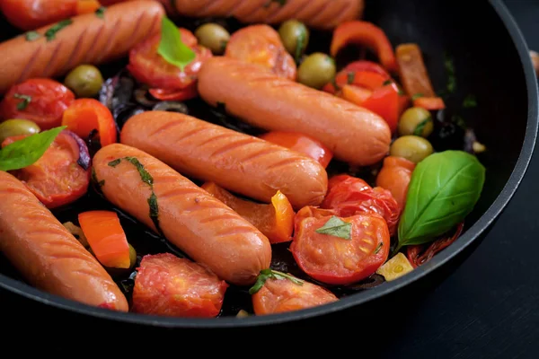 소시지와 야채 구이 — 스톡 사진