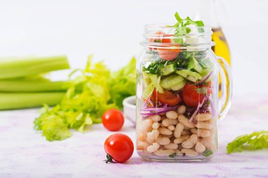Sağlıklı spor salata