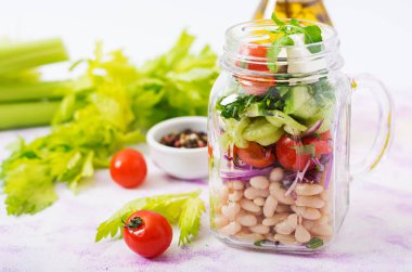 Sağlıklı spor salata