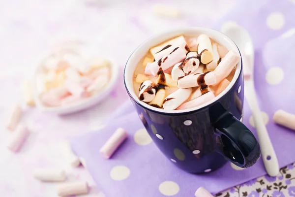 Hot cocoa with marshmallows — Stock Photo, Image