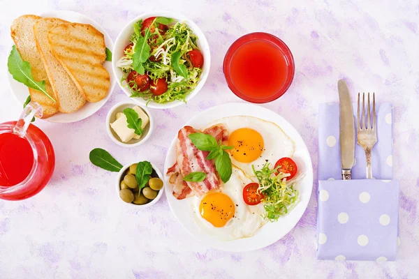 English breakfast on table — Stock Photo, Image