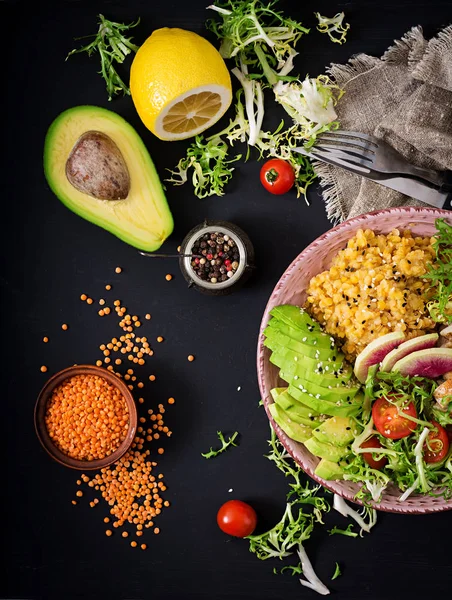 Salada sã com frango — Fotografia de Stock