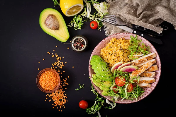 Salada sã com frango — Fotografia de Stock