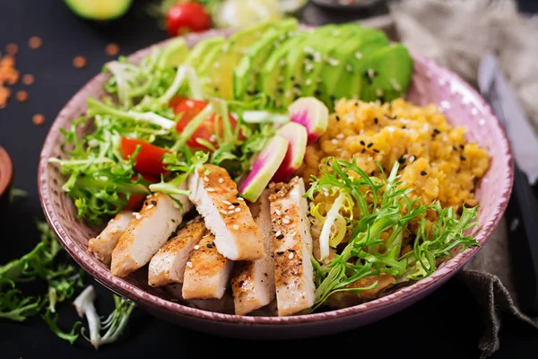 Salada sã com frango — Fotografia de Stock