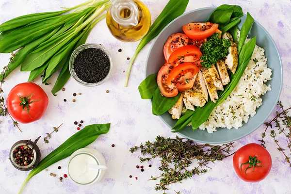 Gezonde salade met kip — Stockfoto