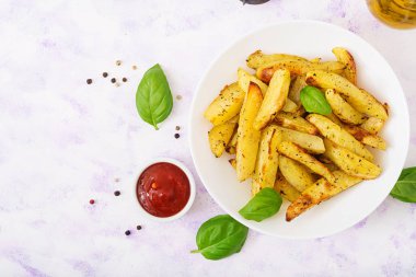 Kırmızı fırında patates