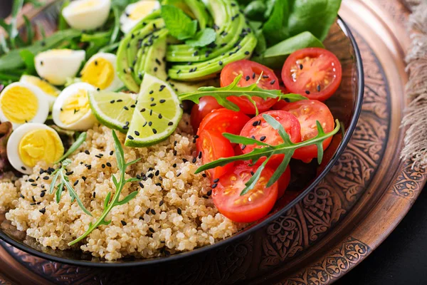 Salad of fresh vegetables and quinoa in bowl — Stock Photo, Image