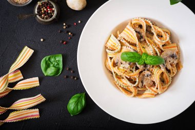 Renkli makarna Üstten Görünüm