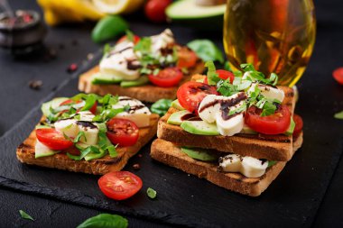 Sandwich toasts with tomatoes clipart