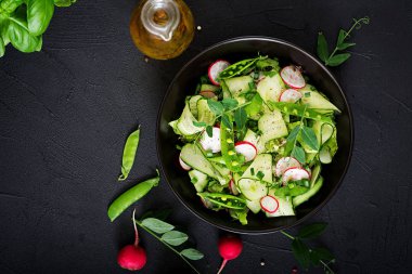 Taze salata salatalık