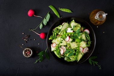 Taze salata salatalık