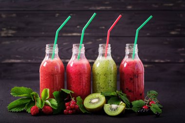farklı uzuvlar sağlıklı smoothies