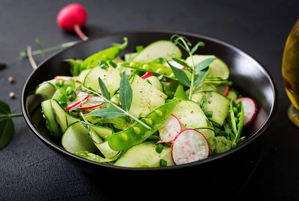 Fresh salad of radishes — Stock Photo, Image