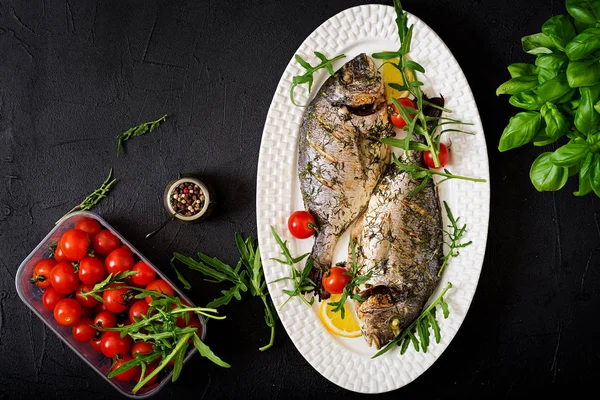 Fırında Dorado balığı.