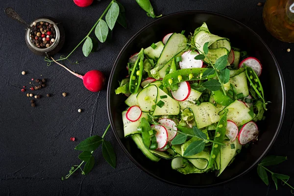 Salade fraîche de concombres — Photo