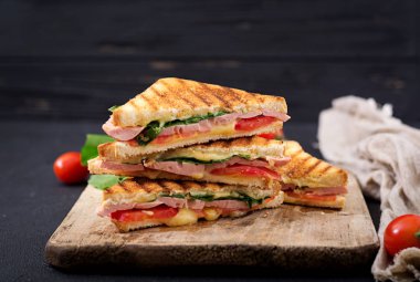 Club sandviç panini 
