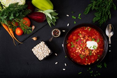 Geleneksel Ukrayna çorbası 