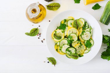 Salata turşusu kabaklari 