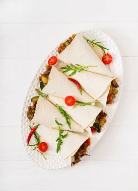 Burrito sarar sığır eti ve sebze ile