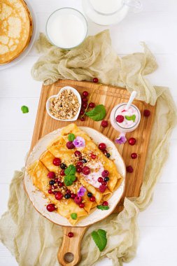 taze çilek ile Pancakes