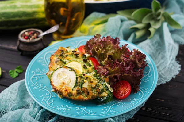 Cazuela de calabacín en plato —  Fotos de Stock