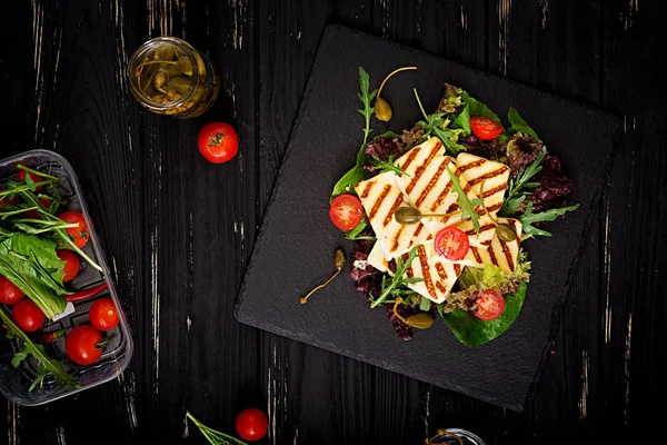 Izgara peynirli taze salata