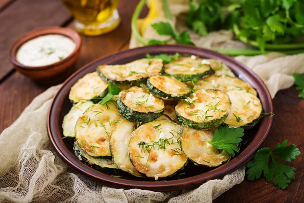 Fried zucchini with sauce — Stock Photo, Image