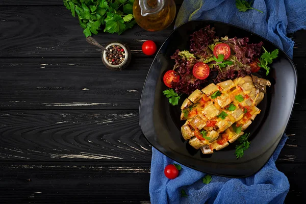 Peynir ve domates ile fırında patlıcan