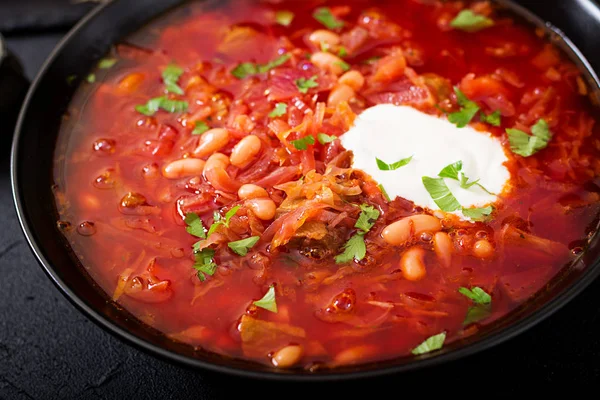 Geleneksel Ukrayna çorbası 