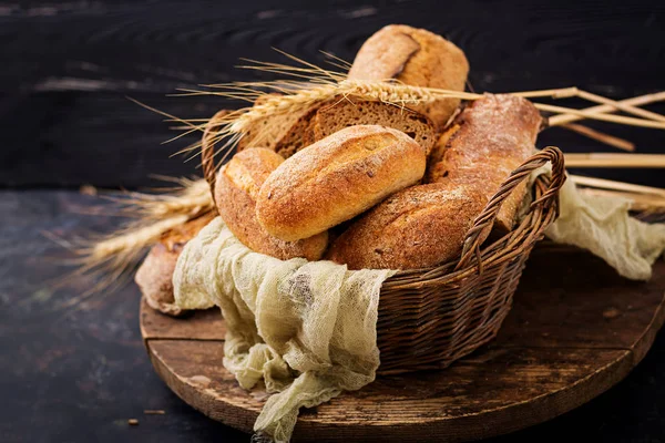 Surtido de pan horneado — Foto de Stock