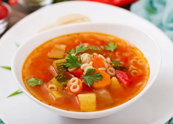 Sopa de legumes com massa — Fotografia de Stock