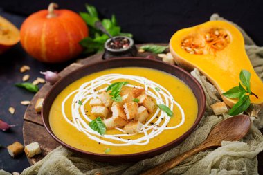 Balkabağı çorbası.