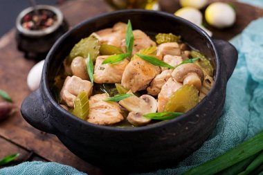 Mantarlı tavuk fileto parçaları 