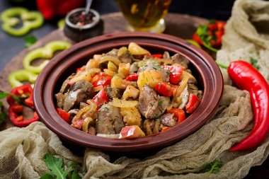 ile sebze kızarmış tavuk karaciğer