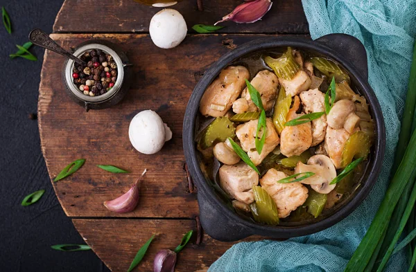 Chicken fillet pieces with mushrooms — Stock Photo, Image