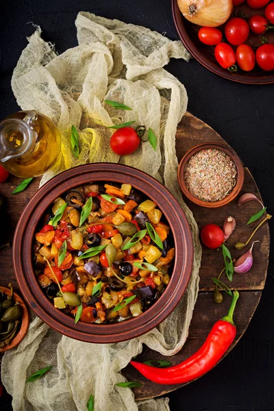 Hot spicy stew caponata — Stockfoto