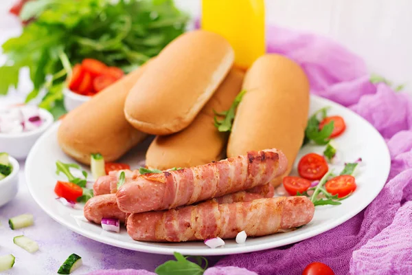 Hotdogs mit Würstchen — Stockfoto