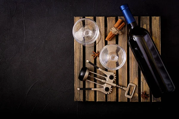 Bottle of  white wine and a glasses — Stock Photo, Image