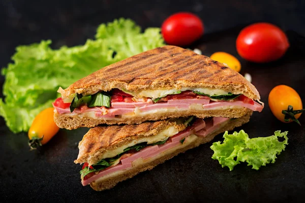 Club sandwich panini med skinka — Stockfoto