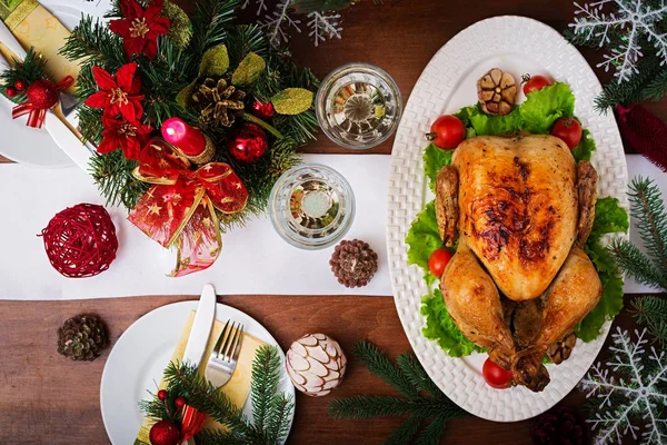 Mesa de Navidad servida con pavo — Foto de Stock