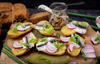 ringa balığı hamsi ve fırında patates