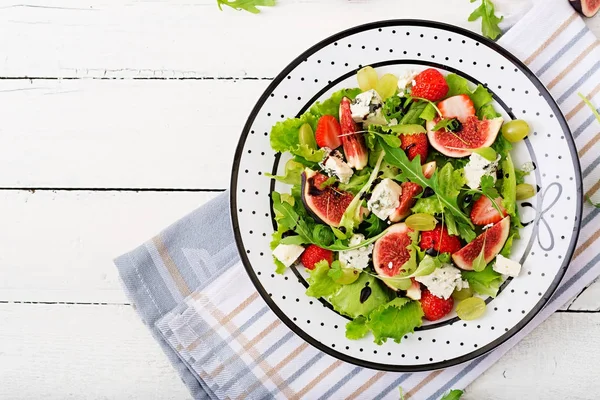 Vegetarian salad with fruits — Stock Photo, Image