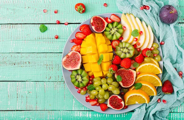 Плоды и ягоды — стоковое фото